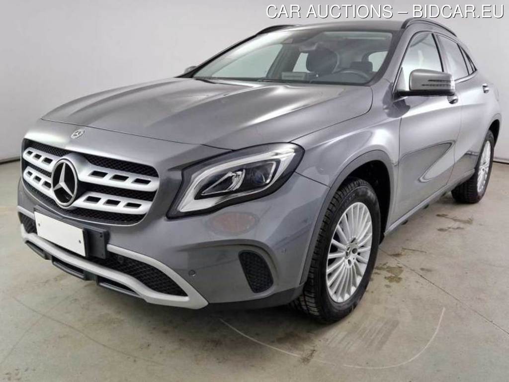 MERCEDES-BENZ GLA / 2017 / 5P / CROSSOVER GLA 200 D AUTOMATIC BUS. EXTRA