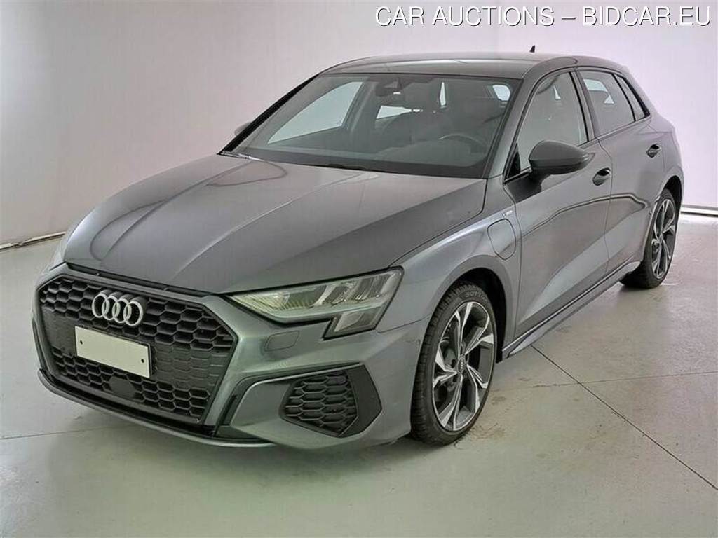 AUDI A3 / 2020 / 5P / BERLINA 40 TFSI E S TRONIC S LINE EDITION S.BACK