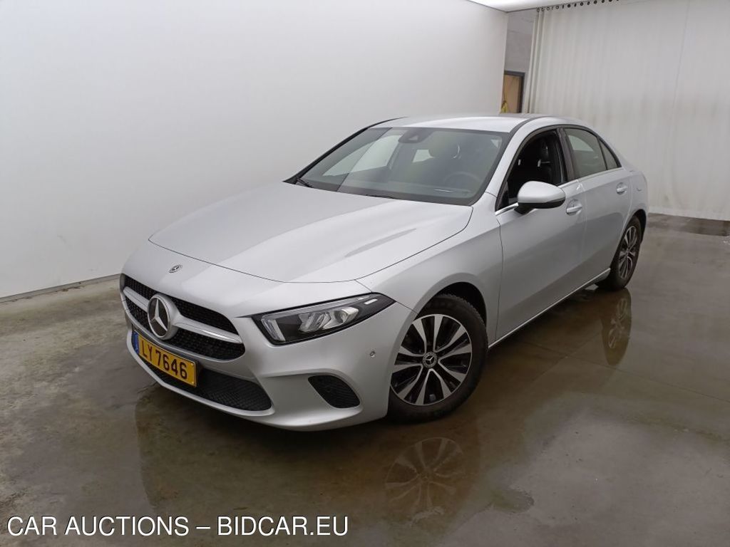 MERCEDES CLASSE A SEDAN (V177) A 180 136 Business Solution (EU6AP) 4d