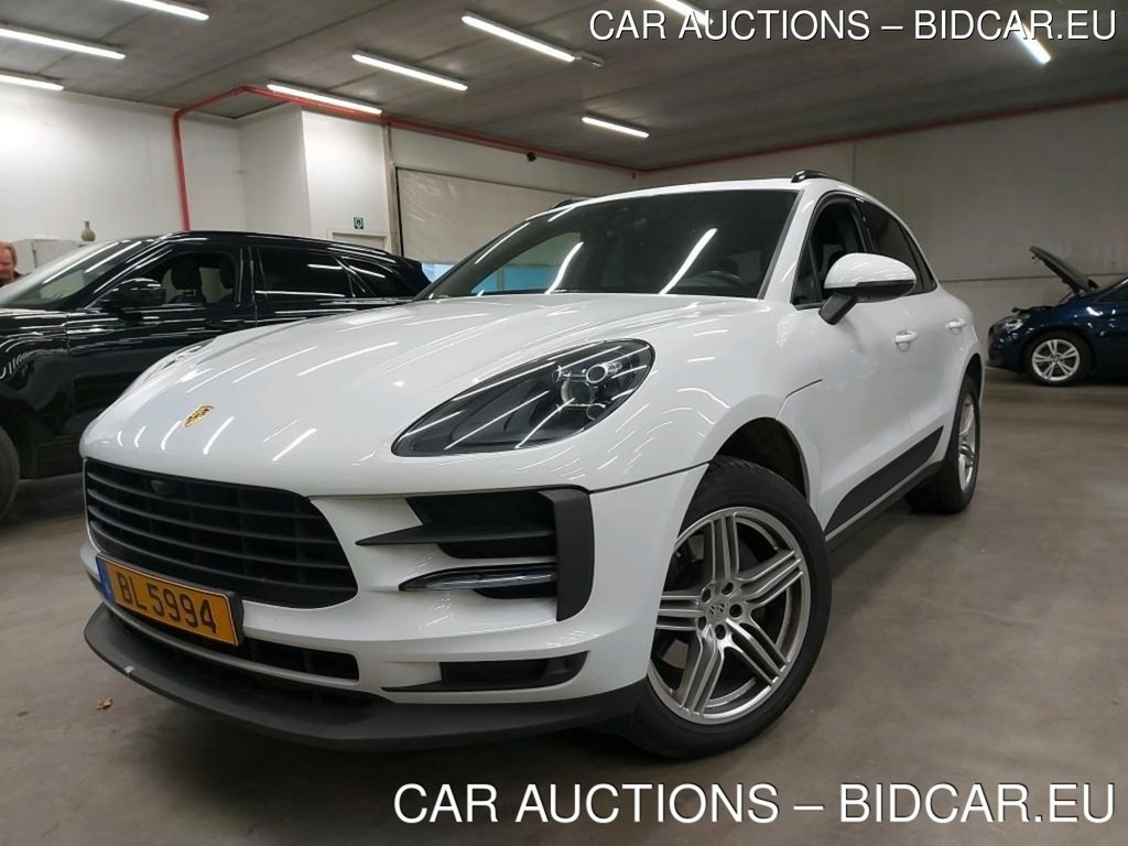 Porsche Macan MACAN 245PK PDK &amp; Servotronic &amp; Front &amp; Rear Assistance With 360 Camera &amp; Pano Roof &amp; Sport Exhaust Black PETROL