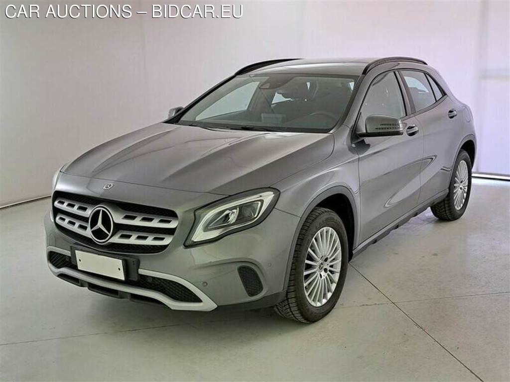 MERCEDES-BENZ GLA / 2017 / 5P / CROSSOVER GLA 200 D AUTOMATIC BUS. EXTRA