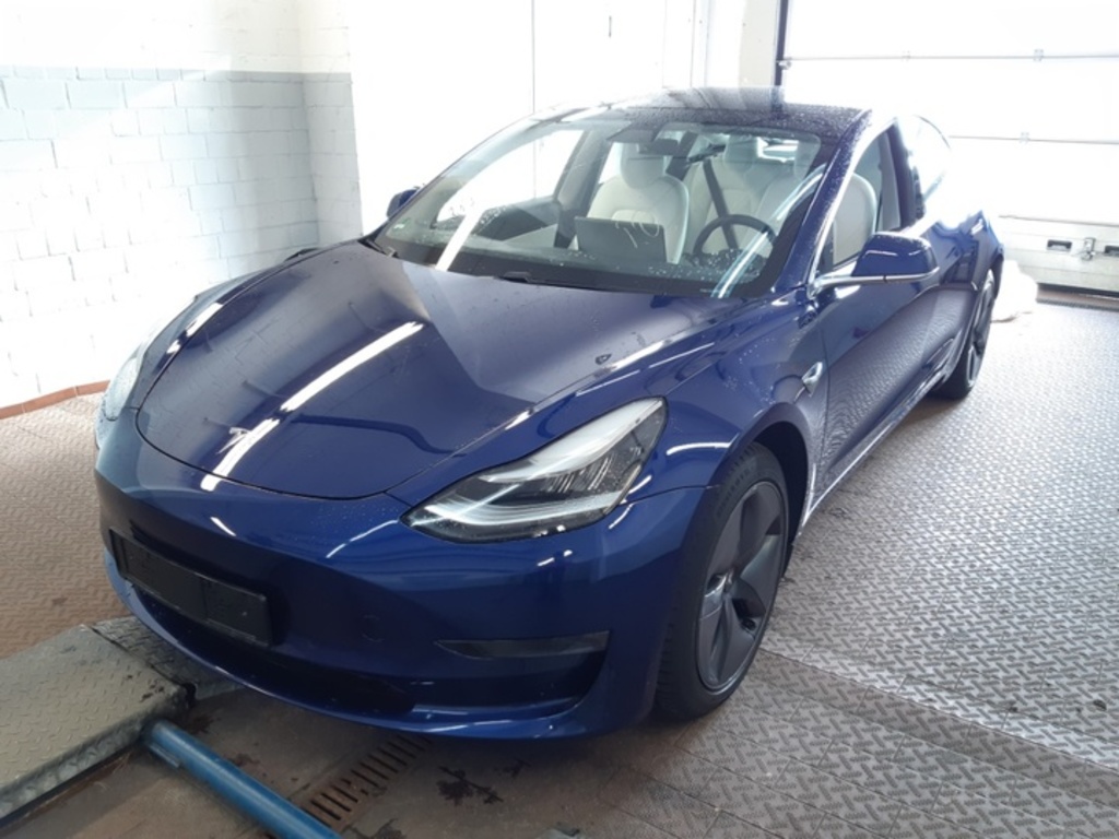 Tesla Model 3 Langstreckenbatterie - Allradantrieb mit