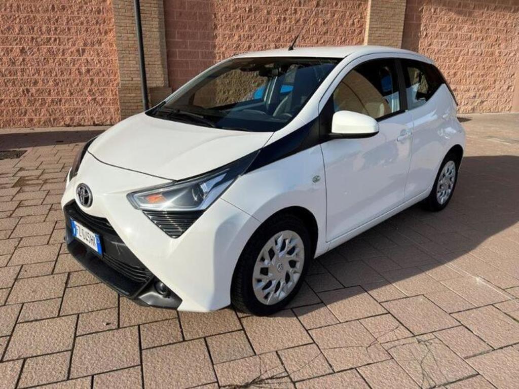 Toyota AYGO CONNECT 1.0 VVT-i x-play