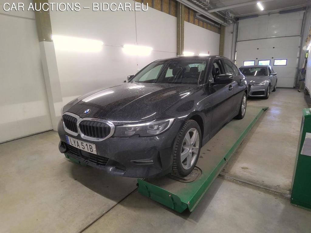 BMW 330e Connected Aut.