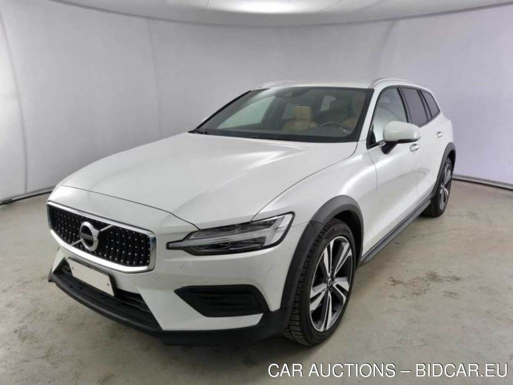 VOLVO V60 CROSS COUNTRY / 2018 / 5P / STATION WAGON D4 AWD GEARTR. CROSS COUNTRY PRO