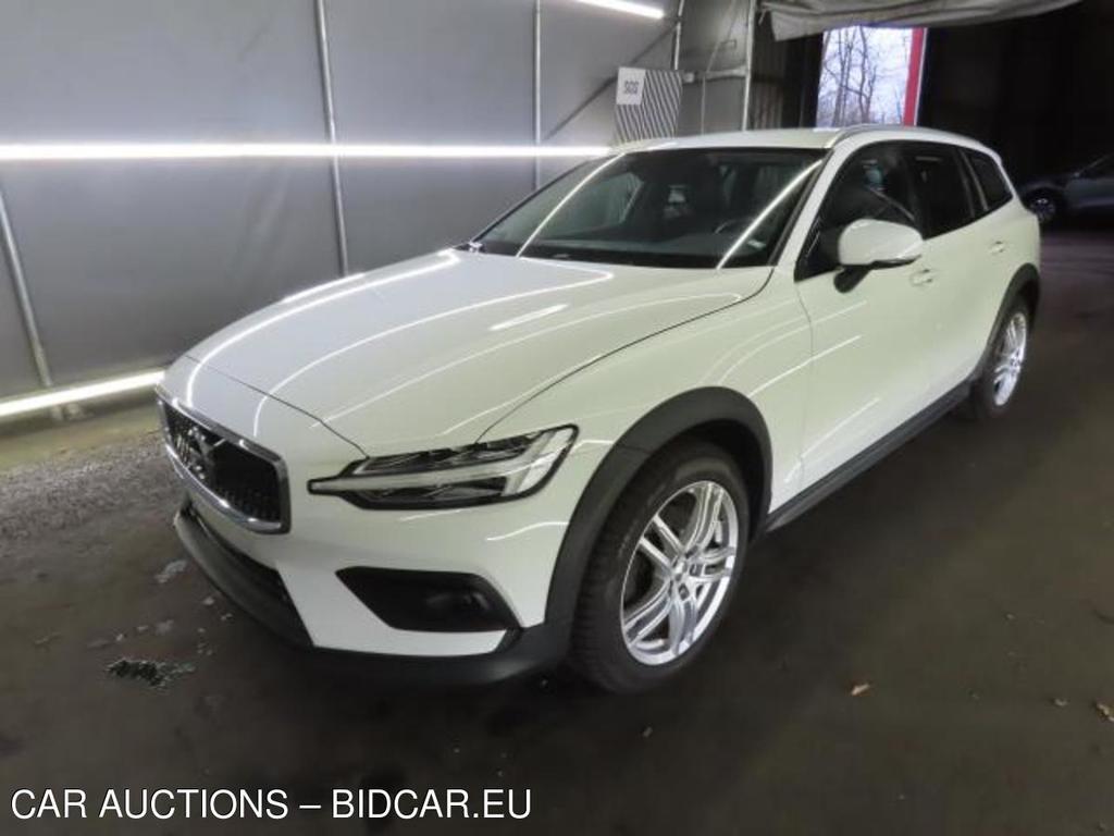 Volvo V60 Cross Country Pro AWD 2.0 140KW AT8 E6dT