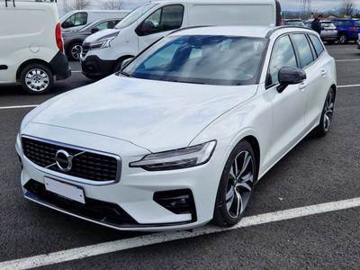 VOLVO V60 / 2018 / 5P / STATION WAGON D4 GEARTRONIC R-DESIGN