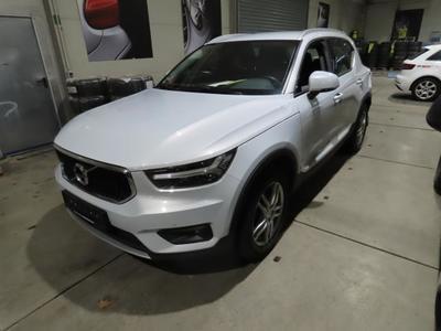 Volvo XC40  Momentum Pro 2WD 2.0  110KW  AT8  E6dT