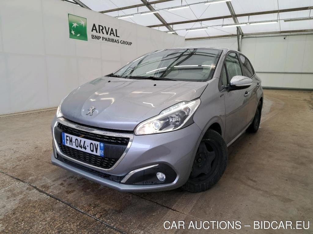 PEUGEOT 208 / 2015 / 5P / Berline Puretech 82 Signature(SP)