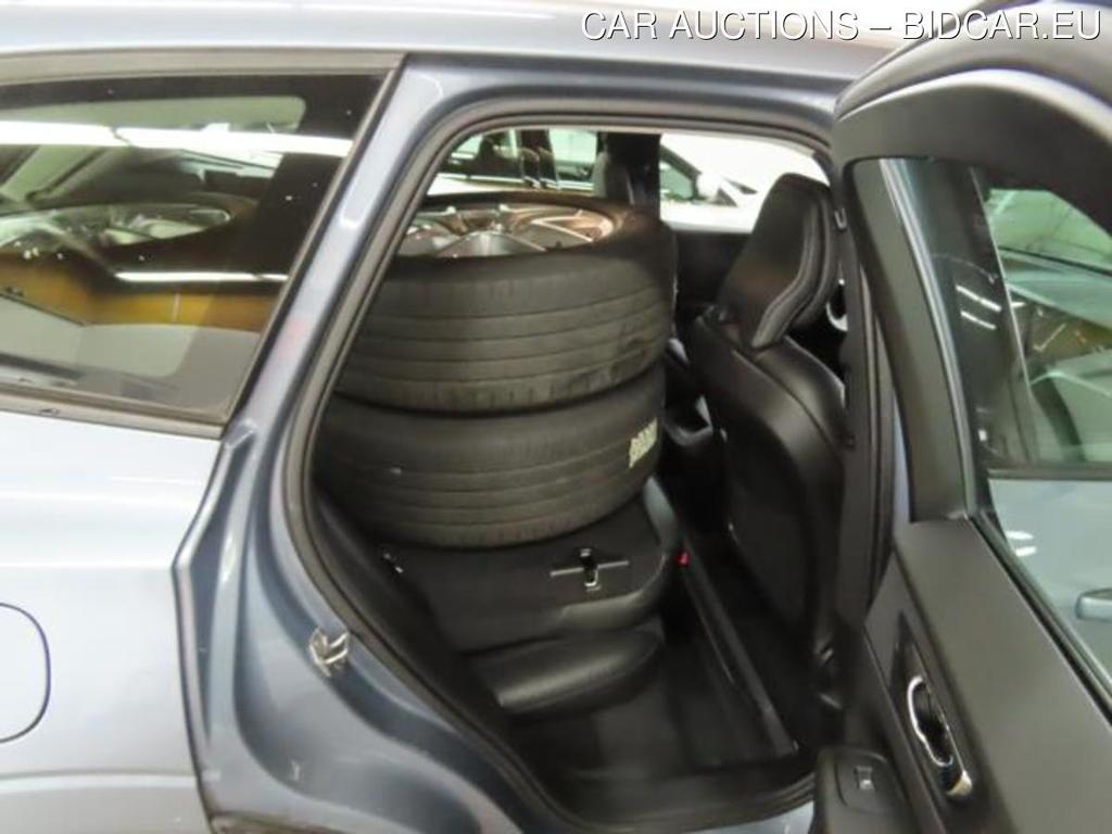 Volvo XC60 Momentum 2WD 2.0 140KW AT8 E6dT