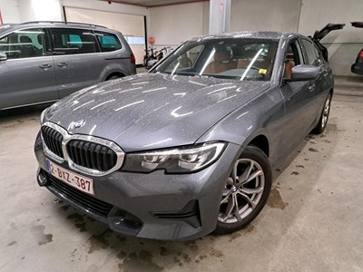 BMW 3 3 BERLINE 318iA 156PK Sport Business Edition &amp; PDC Front &amp; Rear PETROL