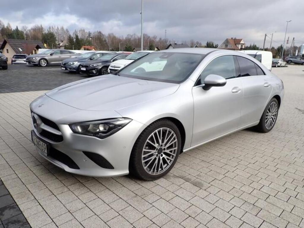 Mercedes-Benz CLA Mercedes Benz CLA MERCEDES-BENZ 180 Progressive 7G-DCT 4D