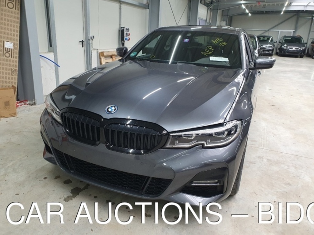 BMW 3ER-REIHE 330e M Sport Automatik