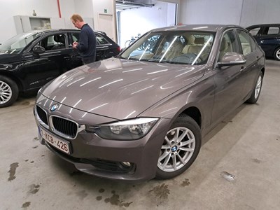 BMW 3 berline 3 BERLINE 318dA 136PK Pack Business &amp; Comfort Plus &amp; Rear Camera