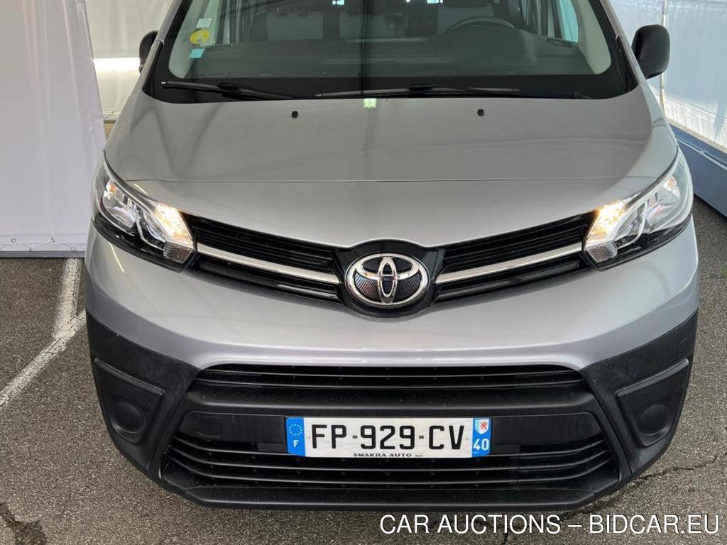 TOYOTA Proace / 2016 / 4P / Combi 2.0 D LONG 150 D-4D DYNAMIC