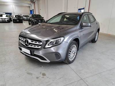 MERCEDES-BENZ GLA / 2017 / 5P / CROSSOVER GLA 200 D AUTOMATIC BUS. EXTRA