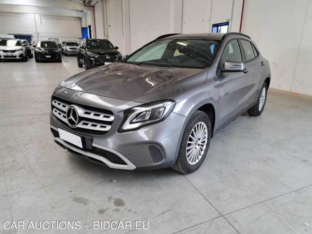 MERCEDES-BENZ GLA / 2017 / 5P / CROSSOVER GLA 200 D AUTOMATIC BUS. EXTRA