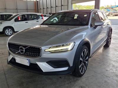 VOLVO V60 CROSS COUNTRY / 2018 / 5P / STATION WAGON D4 AWD GEARTR. CR. COUNTRY BUSINESS PLUS