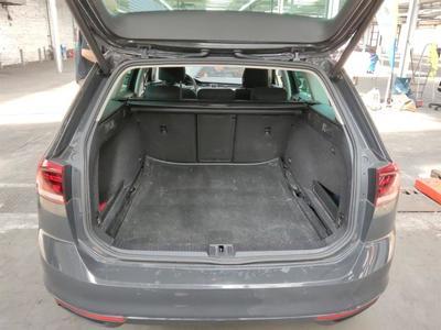 Passat Variant Basis 2.0 TDI 110KW AT7 E6dT