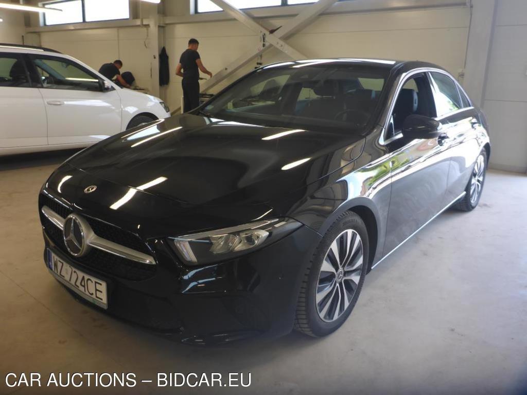 Mercedes-Benz Klasa A A 180 Aut. 4d