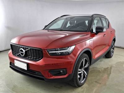 VOLVO XC40 / 2017 / 5P / SUV T4 PLUG-IN HYBRID AUTO RECHARGE R-DESIGN