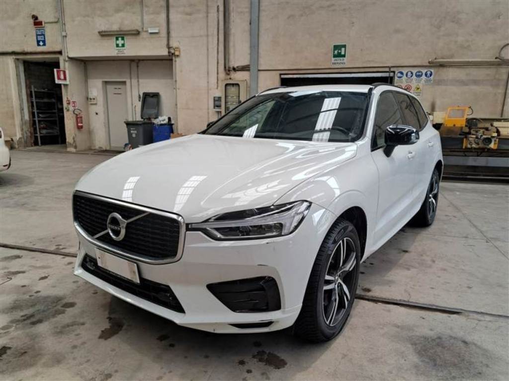 VOLVO XC60 / 2017 / 5P / SUV B4 D AWD GEARTR. R-DESIGN