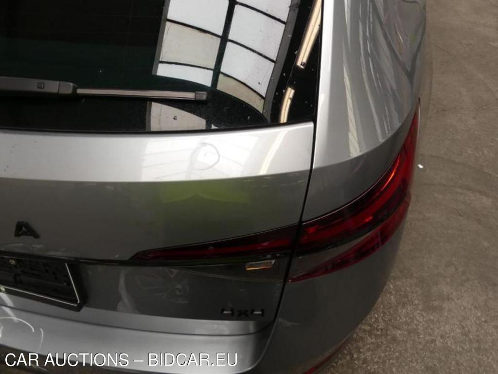 SKODA Superb Combi 2.0 TSI 4x4 DSG Sportline 5d 200kW