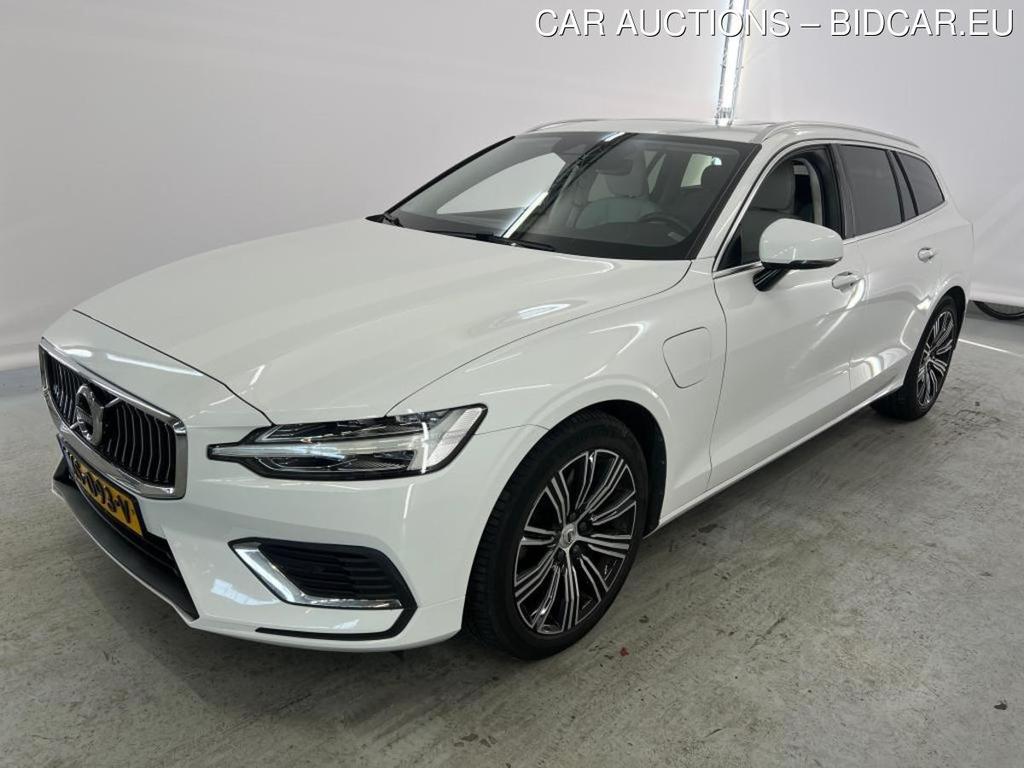 Volvo V60 T8 Twin Engine AWD Geartronic Moment Pro 5d