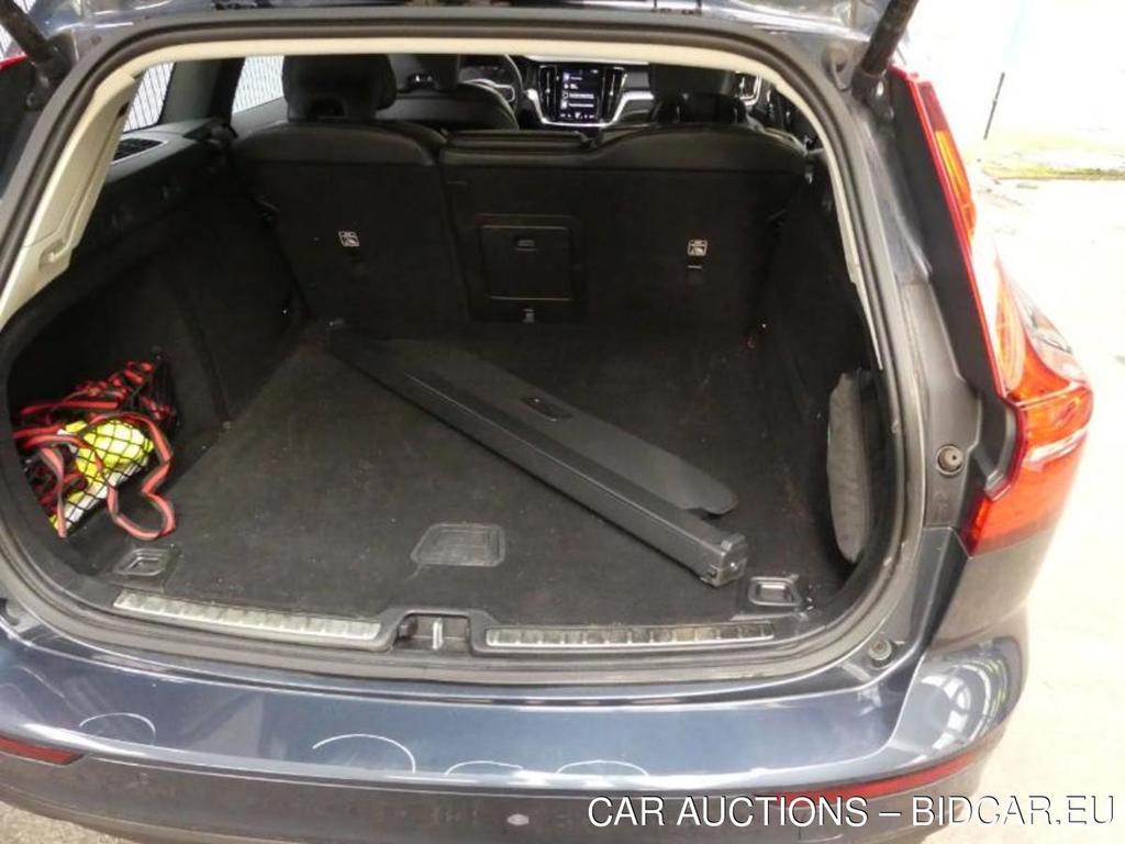 V60 Kombi Momentum Pro 2.0 D4 140KW AT8 E6dT