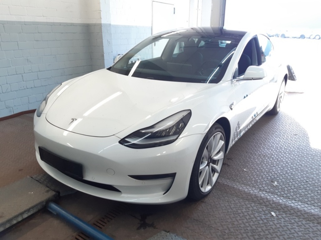 Tesla Model 3 Langstreckenbatterie - Allradantrieb mit
