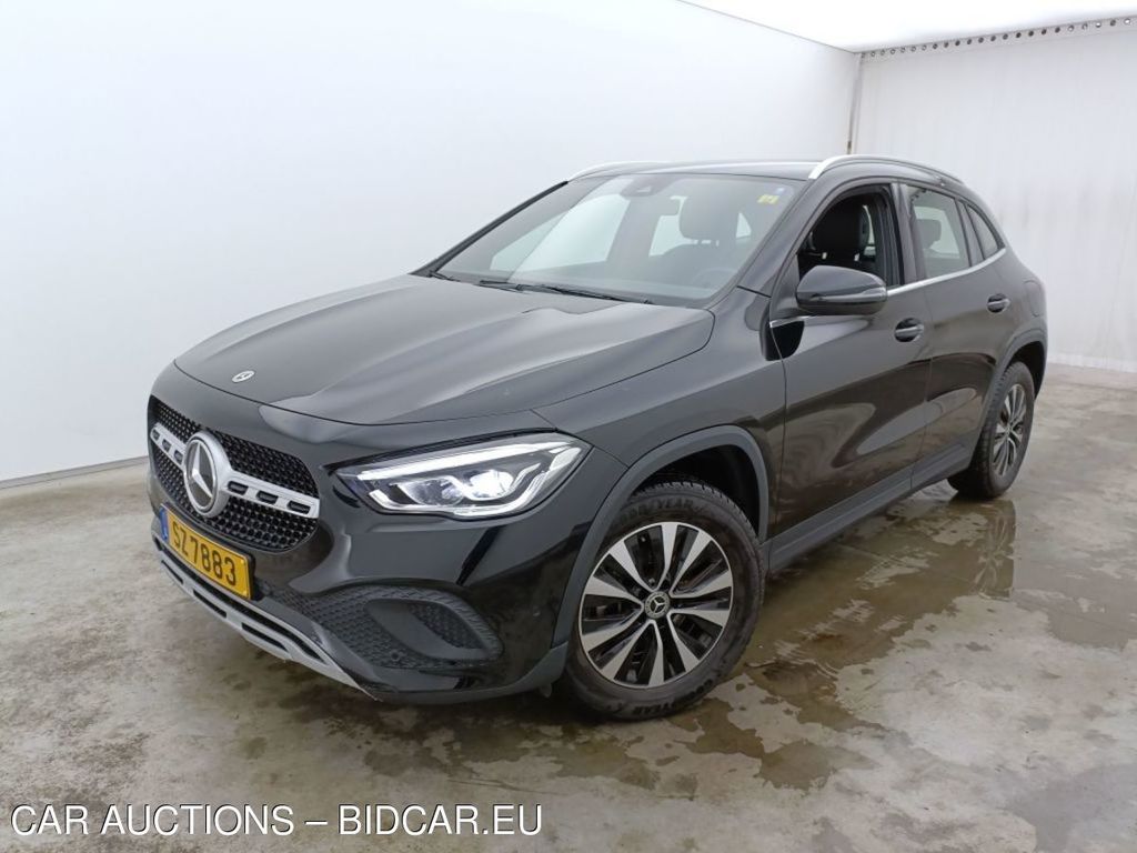 MERCEDES CLASSE GLA (H247) GLA 180 136 Business Solution 5d