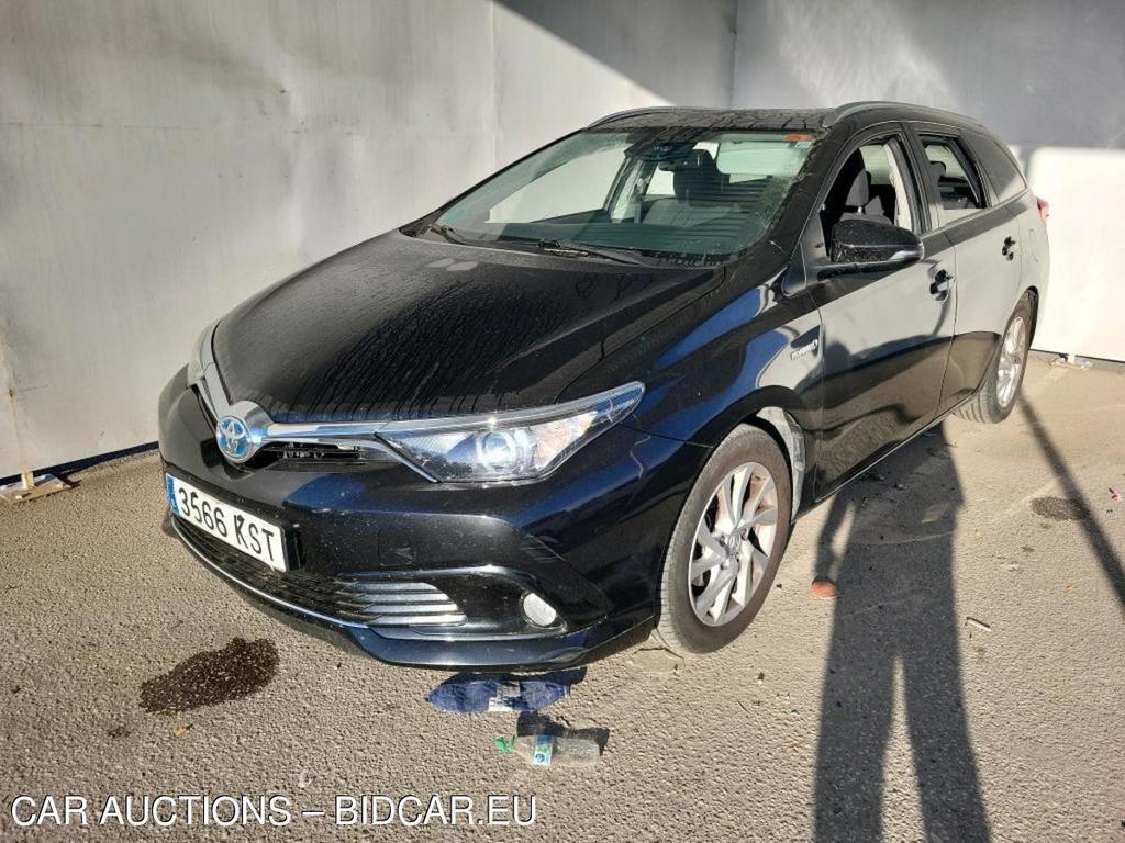 TOYOTA Auris / 2015 / 5P / familiar 1.8 140H Active Touring Sports