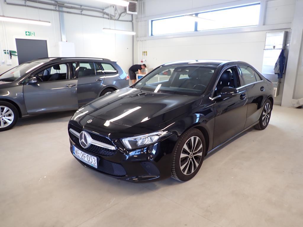Mercedes-Benz Klasa A A 180 Aut. 4d