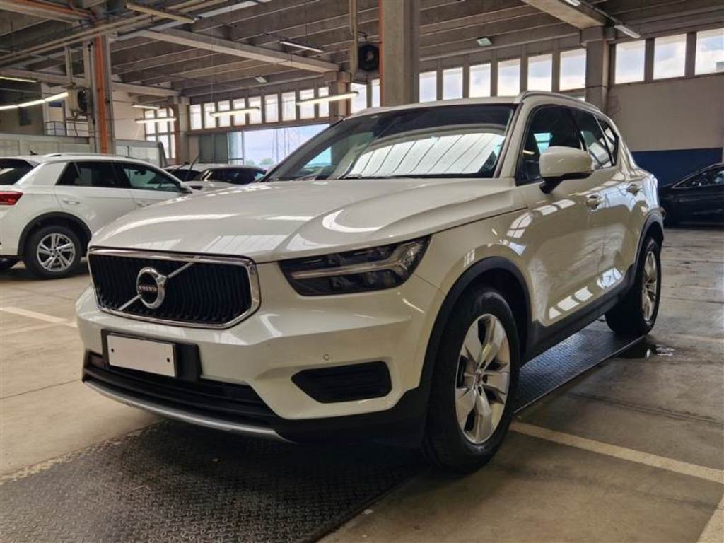VOLVO XC40 / 2017 / 5P / SUV D3 AWD GEARTRONIC MOMENTUM