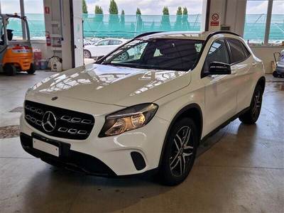 MERCEDES-BENZ GLA / 2017 / 5P / CROSSOVER GLA 200 D AUTOMATIC 4MATIC BUSINESS