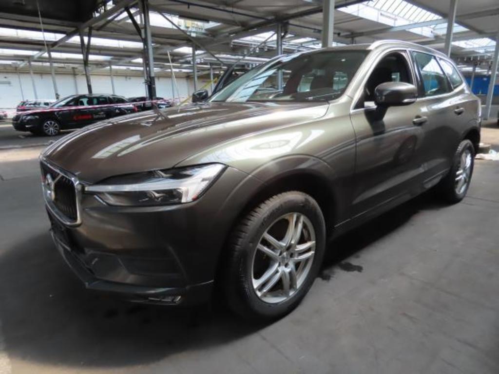 XC60 Momentum Pro 2WD 2.0 B4 145KW AT8 E6d