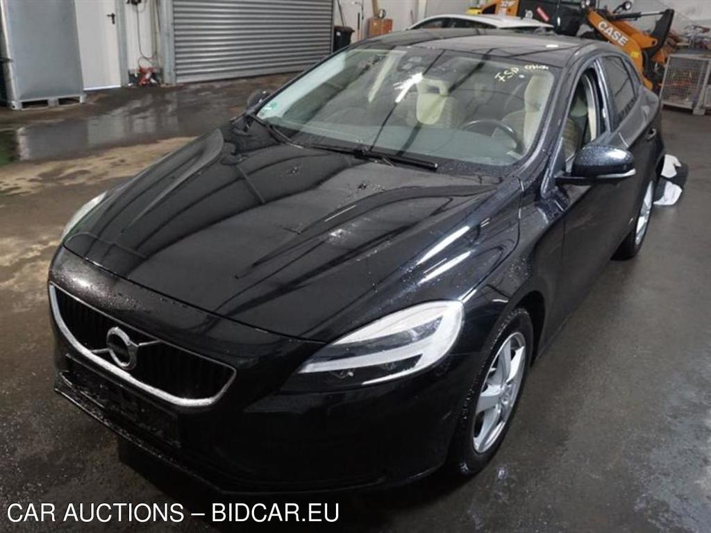 V40 Momentum 2.0 b5 88KW MT6 E6dT