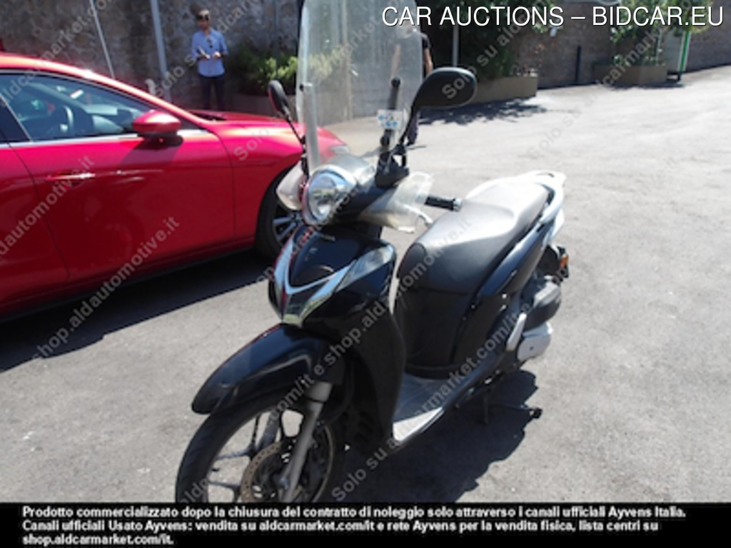 Honda Honda SH 125 mode con parabrezza -