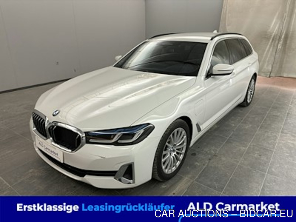 BMW 5er BMW 530e Touring Aut. Luxury Line Kombi, 5-turig, Automatik, 8-Gang