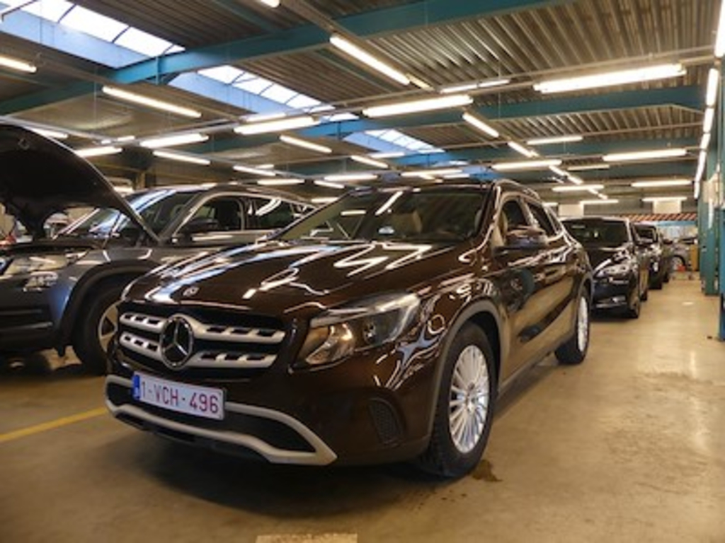 Mercedes-Benz GLA GLA 200 D AUT