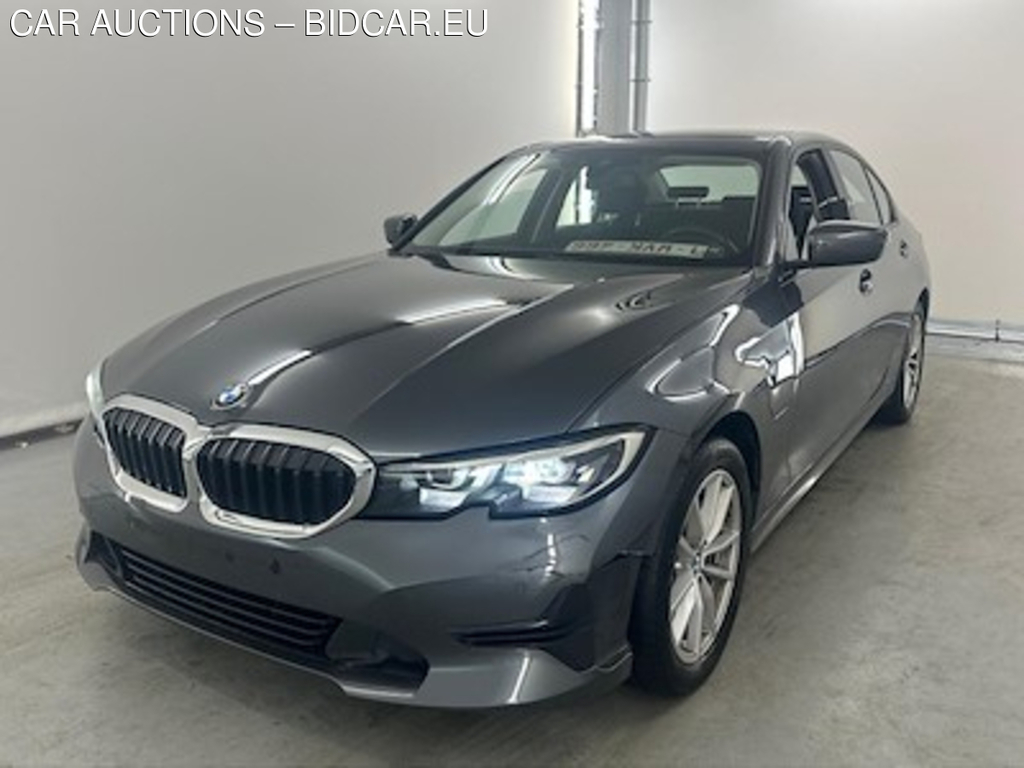 BMW 3 - 2019 330eA PHEV