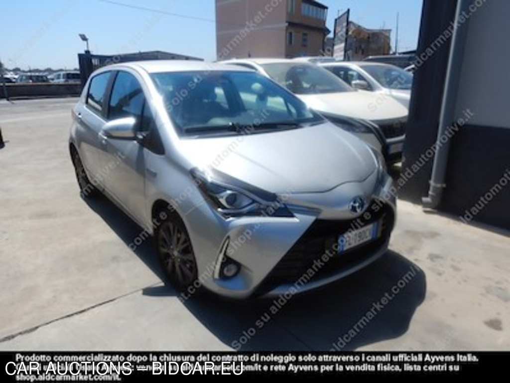 Toyota yaris 1.5 hybrid active hatchback -