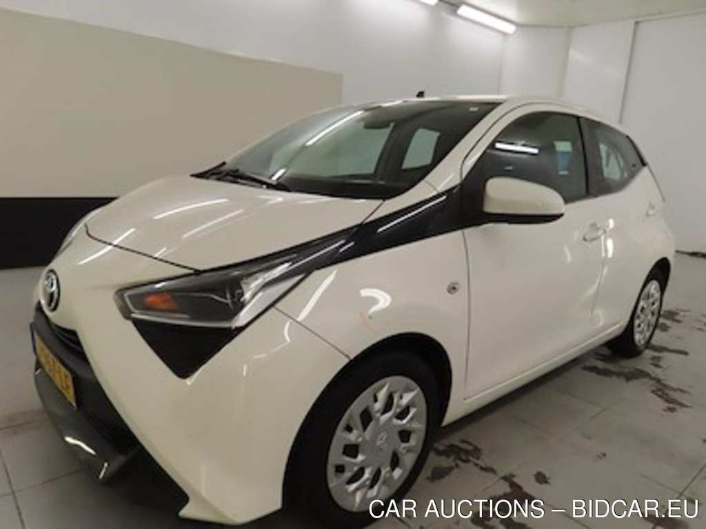 Toyota Aygo 1.0 VVT-i x-play x-shift 5d