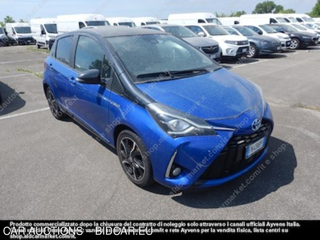 Toyota yaris 1.5 hybrid trend blue -