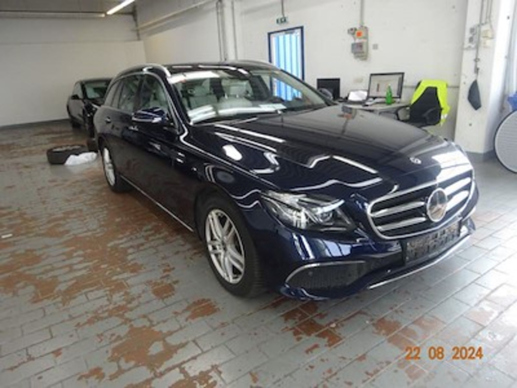 Mercedes-Benz Mercedes e-class 2.0 E 220 D 4MATIC T AVANTGARDE