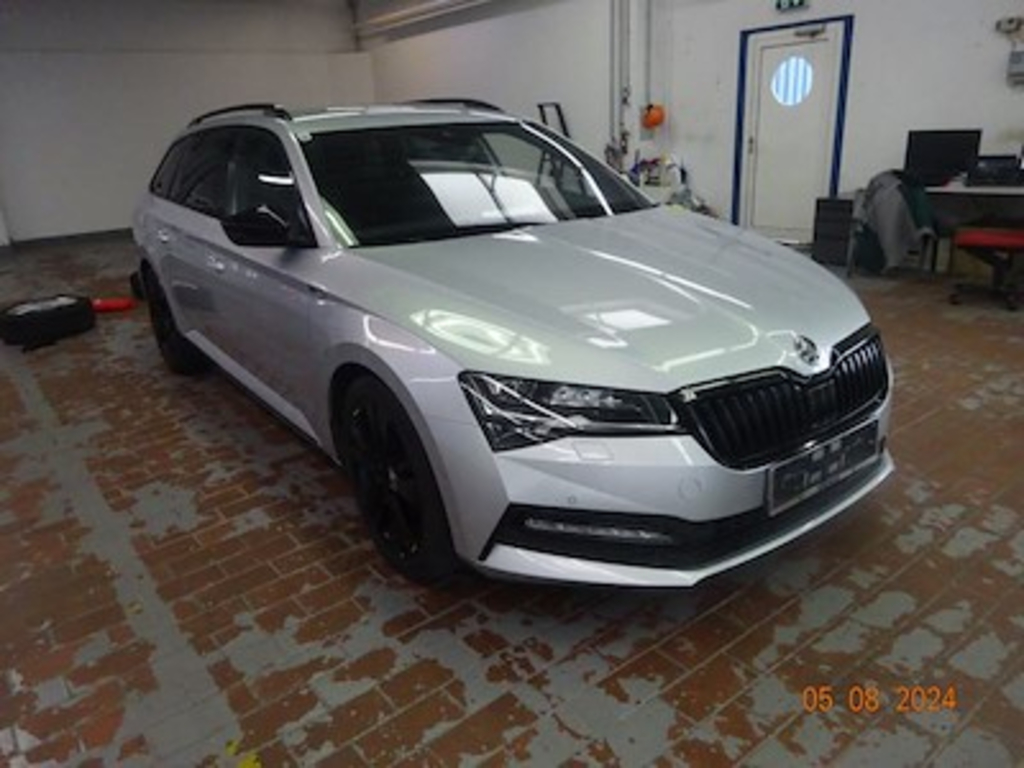 Skoda superb 2.0 TDI 110KW SPORTLINE DSG COMBI