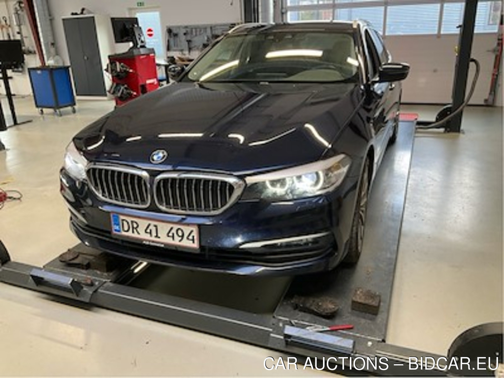 BMW 5 serie 3.0 530D TOURING CONNECTED AUTO UA!,