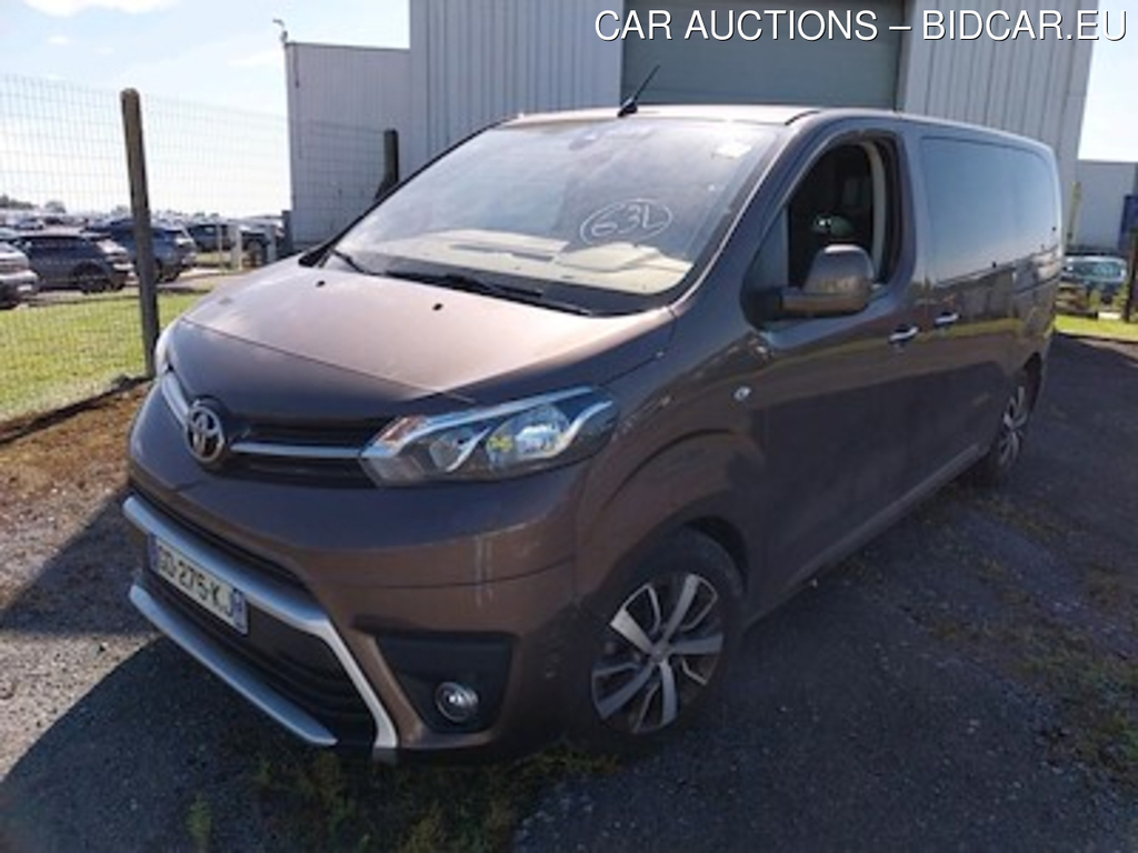 Toyota Proace verso PROACE Verso Medium 2.0 140 D-4D Executive BVA RC21