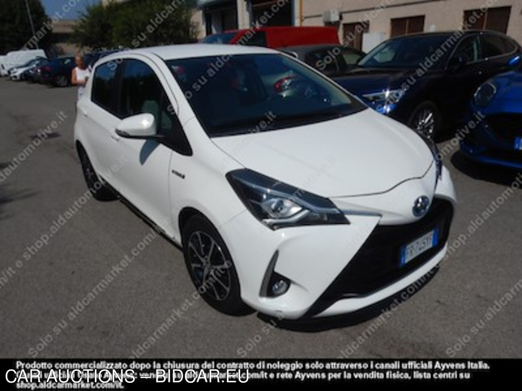 Toyota yaris 1.5 hybrid active hatchback -