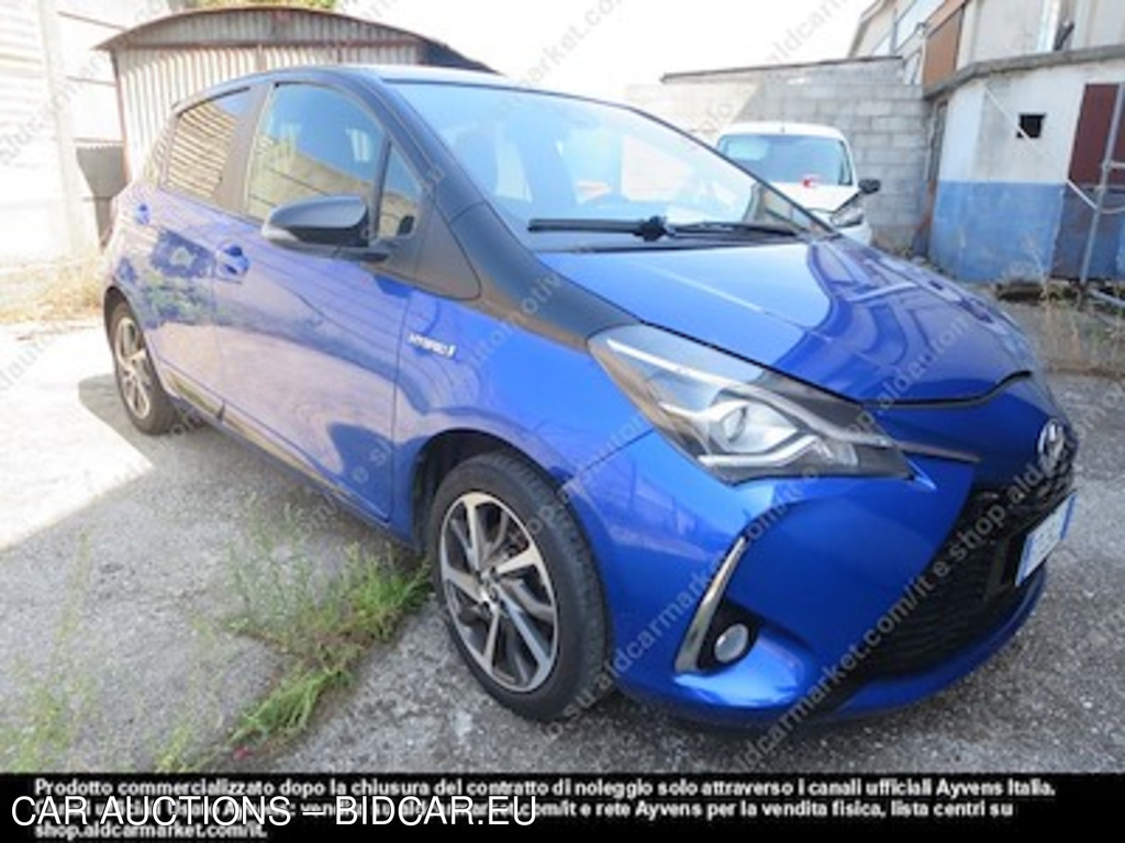 Toyota yaris 1.5 hybrid trend blue -